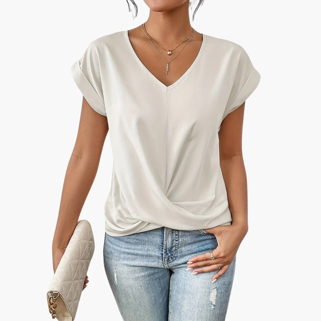 Clara | Casual T-Shirt with Heart Neckline for Women - Image 5